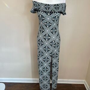 Derek Heart|Maxi Dress|Off the shoulder|Has Stretch|Geometric print